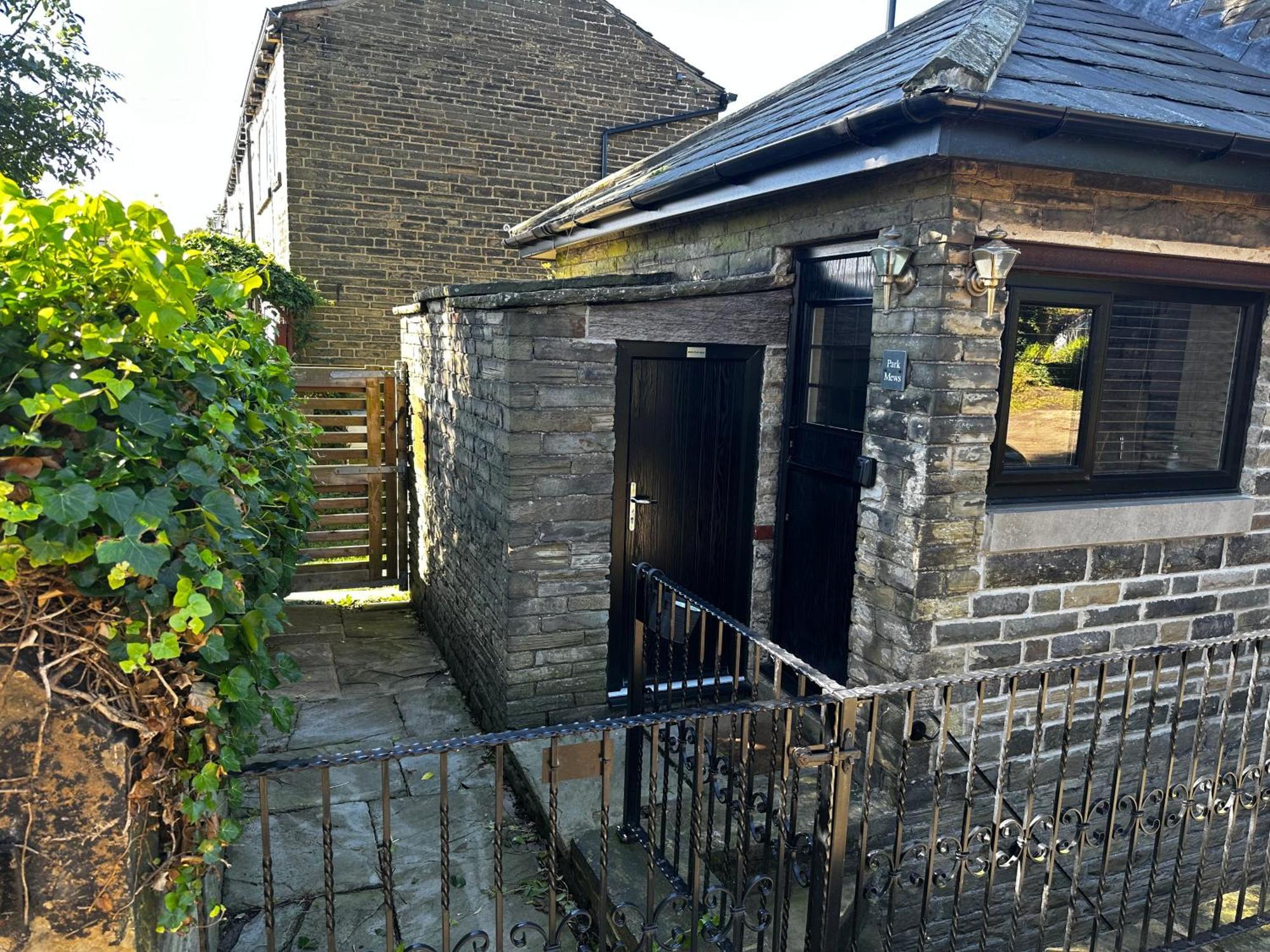 Unique Victorian Stable Conversion Halifax Exterior photo